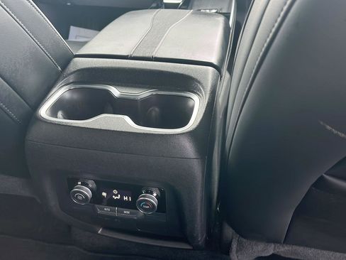 Used 2025 Buick Enclave Sport Touring image 28