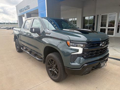 Used 2026 Chevrolet Silverado 1500 LT Trail Boss w/ LT Trail Boss Premium Package AWD/4WD image 9