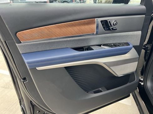 New 2026 Cadillac Vistiq Premium Luxury image 10