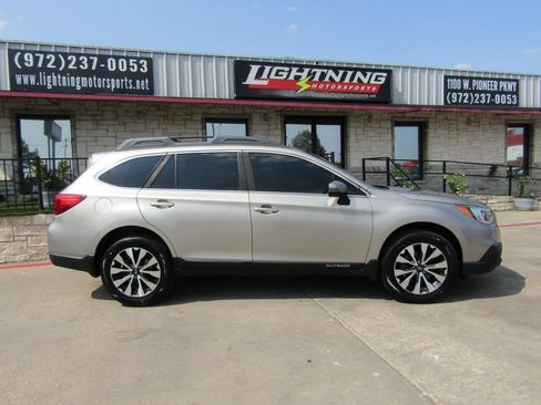 Used 2017 Subaru Outback 3.6R Limited AWD/4WD image 5