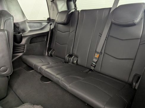 Used 2019 Cadillac Escalade Luxury image 17