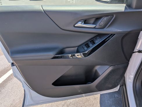 Used 2025 Chevrolet Equinox LT image 12