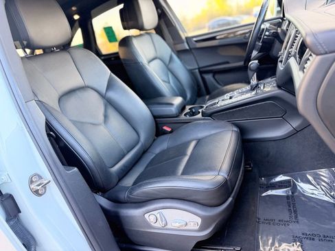 Used 2017 Porsche Macan S image 13