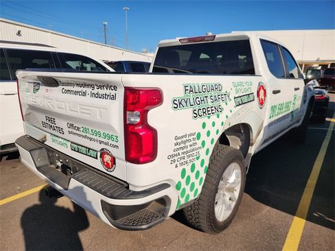 Used 2022 Chevrolet Silverado 1500 Custom w/ LPO, Dark Essentials Package image 5