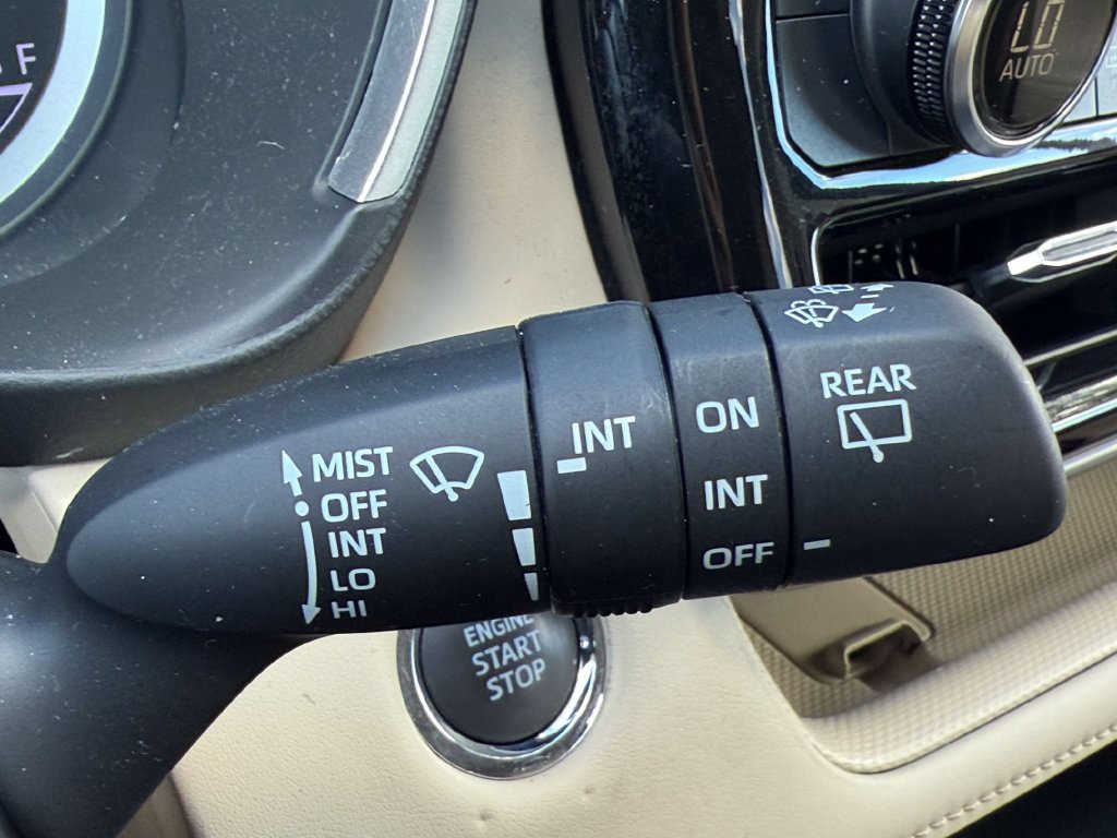 Used 2022 Toyota Highlander XLE FWD image 21