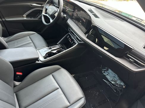 Used 2025 Audi Q5 Premium AWD/4WD image 16