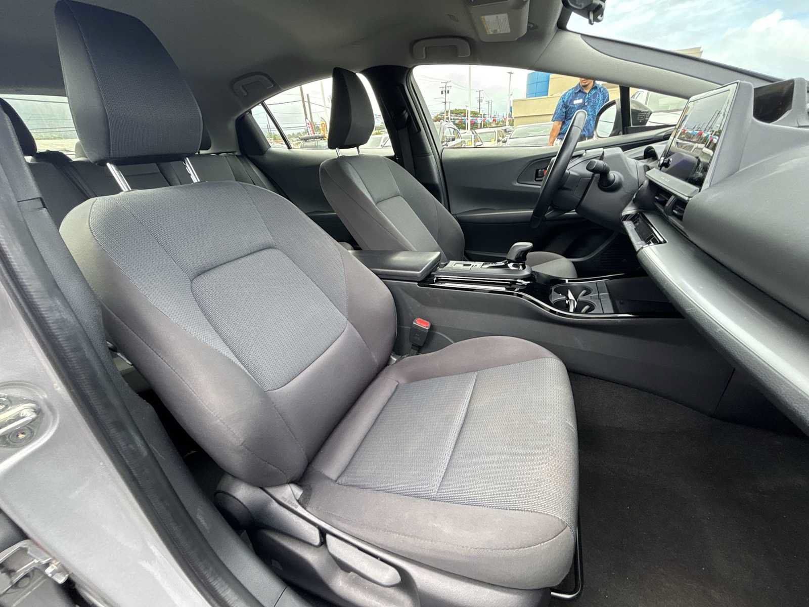 Used 2024 Toyota Prius LE FWD image 24