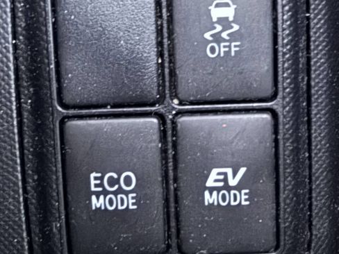 Used 2016 Toyota Prius C Three image 16