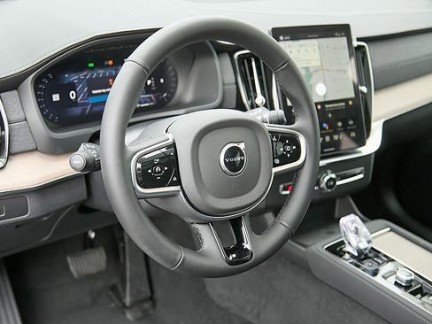 New 2026 Volvo XC90 B6 Plus w/ Protection Package Premier image 13