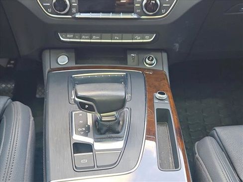 Used 2019 Audi Q5 2.0T Premium Plus w/ Premium Plus Package AWD/4WD image 14