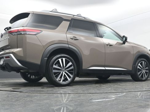Certified 2024 Nissan Pathfinder Platinum w/ Cargo Package image 29