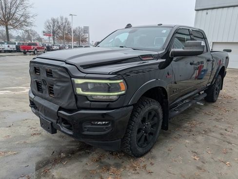 Used 2020 RAM 2500 Laramie w/ Night Edition image 20