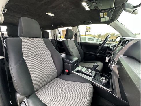 Used 2016 Toyota 4Runner SR5 image 15