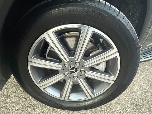 Used 2021 Mercedes-Benz GLS 450 4MATIC image 10