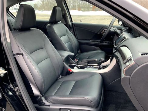 Used 2017 Honda Accord EX-L image 7