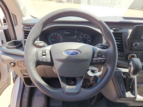 New 2025 Ford Transit 250 148 Medium Roof image 17