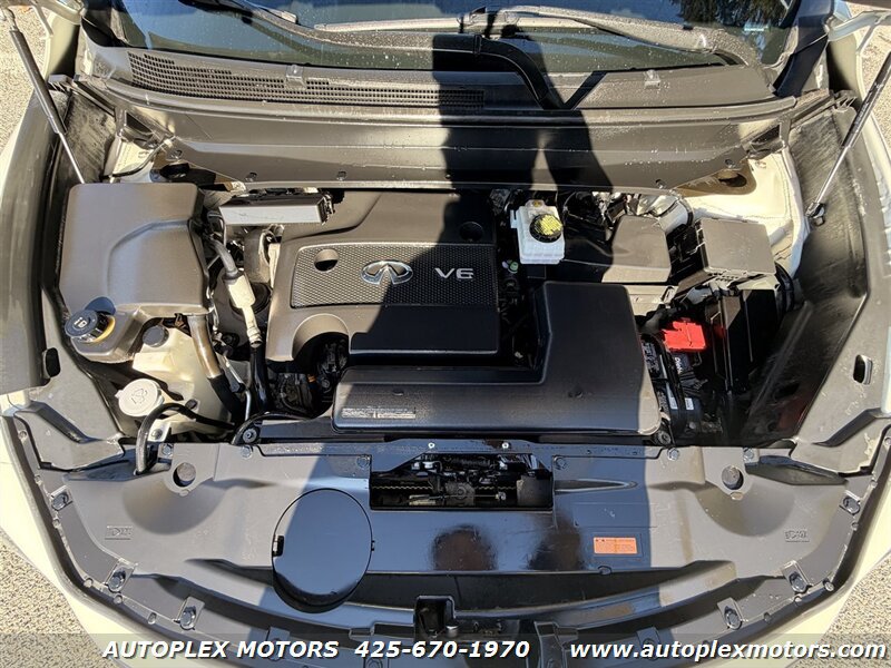Used 2015 INFINITI QX60 Luxe w/ Premium Plus Package AWD/4WD image 19