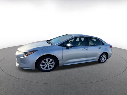 Used 2025 Toyota Corolla LE image 8