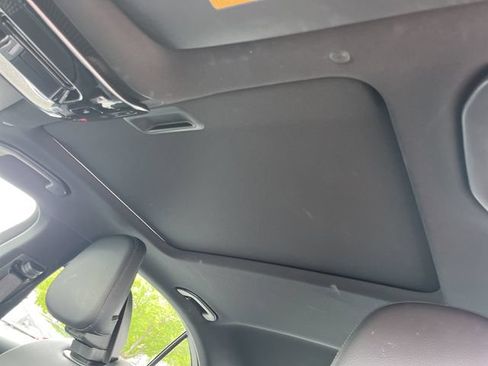 Used 2025 Mercedes-Benz C 300 4MATIC Sedan image 15