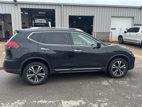 Used 2017 Nissan Rogue SL AWD/4WD image 2