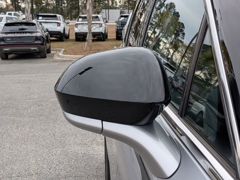 Certified 2022 Lincoln Corsair FWD w/ Equipment Group 101A image 11