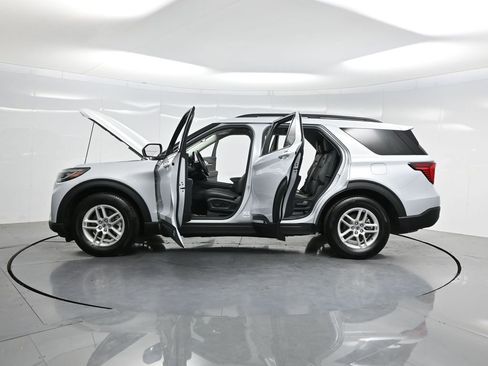 Used 2025 Ford Explorer Active w/ Active Comfort Package RWD image 53
