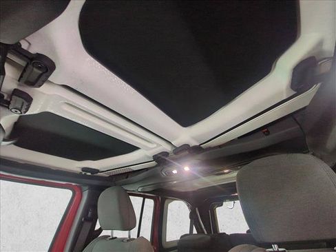 Used 2024 Jeep Wrangler Unlimited Sport AWD/4WD image 16