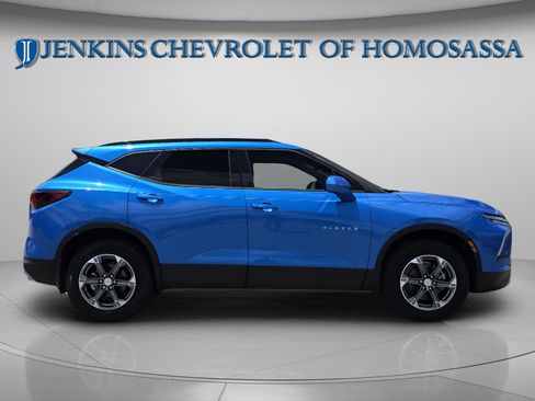 New 2026 Chevrolet Blazer LT w/ Convenience Package FWD image 3