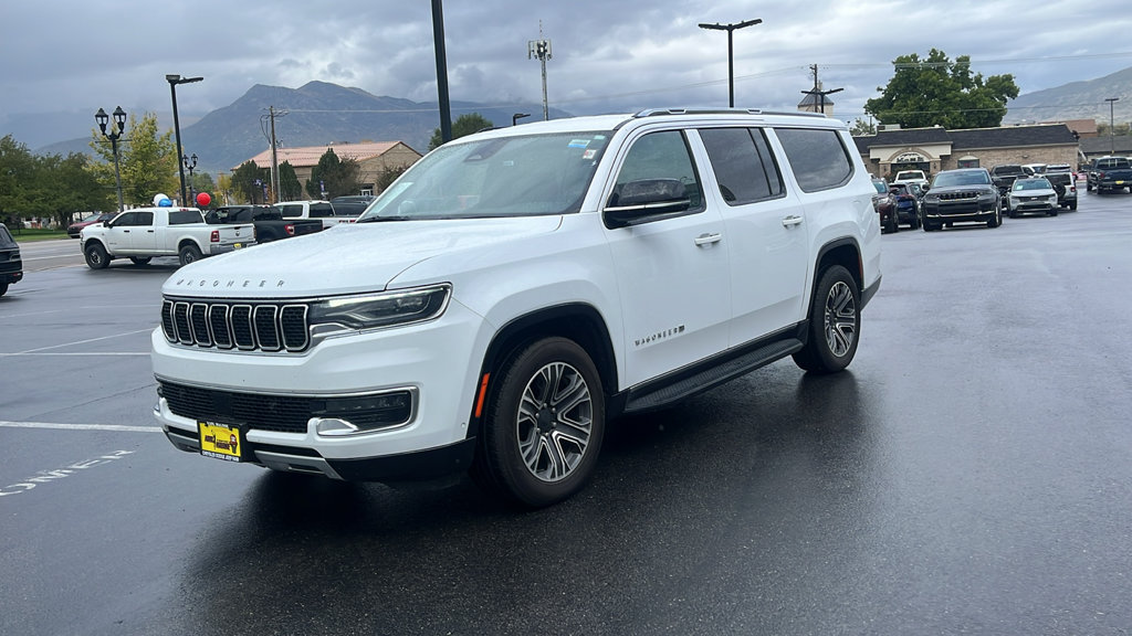 Used 2024 Jeep Wagoneer L Series II w/ Flexible Seating Group AWD/4WD image 7