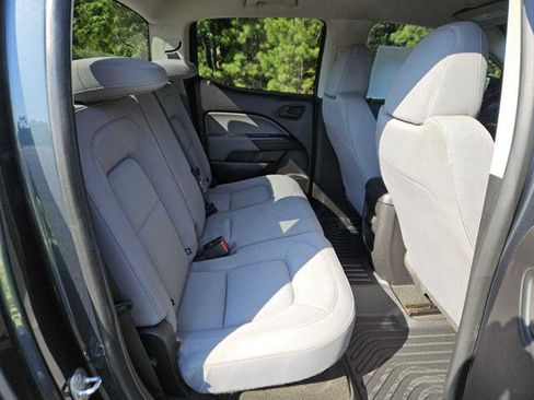 Used 2017 Chevrolet Colorado W/T RWD image 31