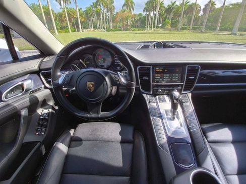 Used 2016 Porsche Panamera S RWD image 9