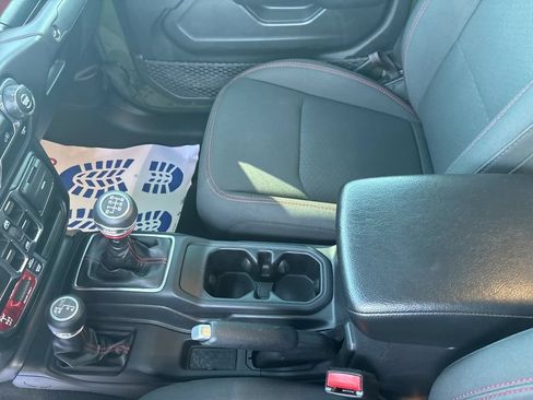 Certified 2022 Jeep Gladiator Rubicon AWD/4WD image 25