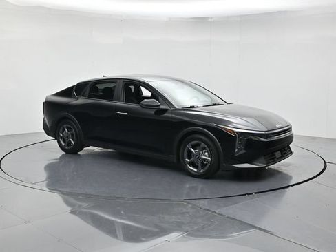 Used 2025 Kia K4 FWD image 3