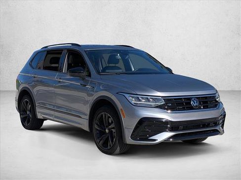 Used 2024 Volkswagen Tiguan SE R-Line FWD image 3