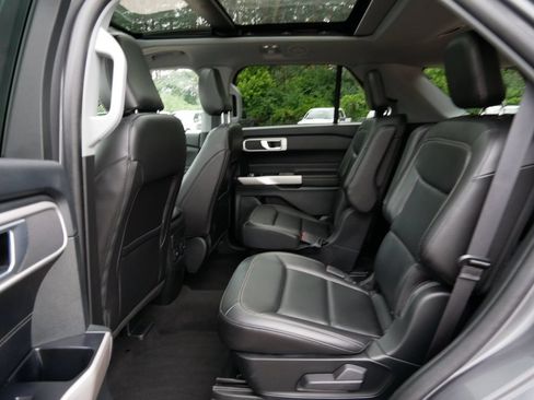Certified 2023 Ford Explorer XLT w/ Equipment Group 202A AWD/4WD image 11