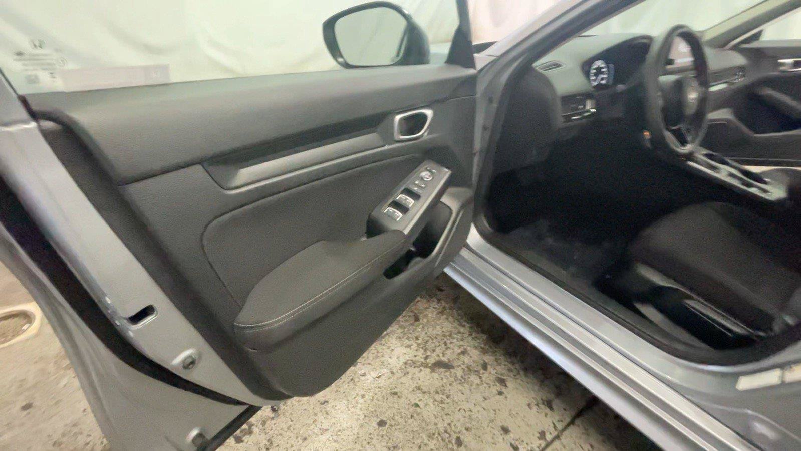 Certified 2023 Honda Civic LX image 30