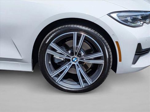 Used 2022 BMW 330i xDrive Sedan w/ Premium Package 2 AWD/4WD image 25