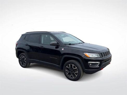 Used 2020 Jeep Compass Trailhawk image 2
