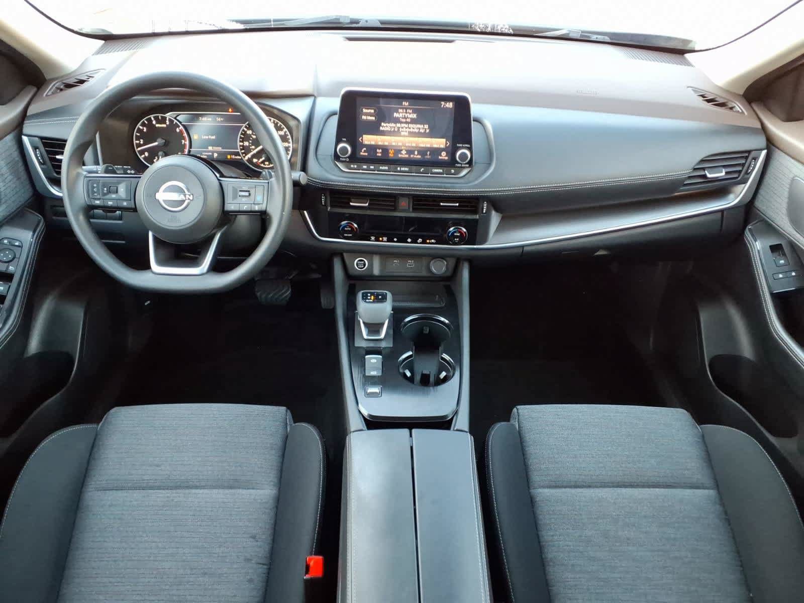 Used 2023 Nissan Rogue SV FWD image 10