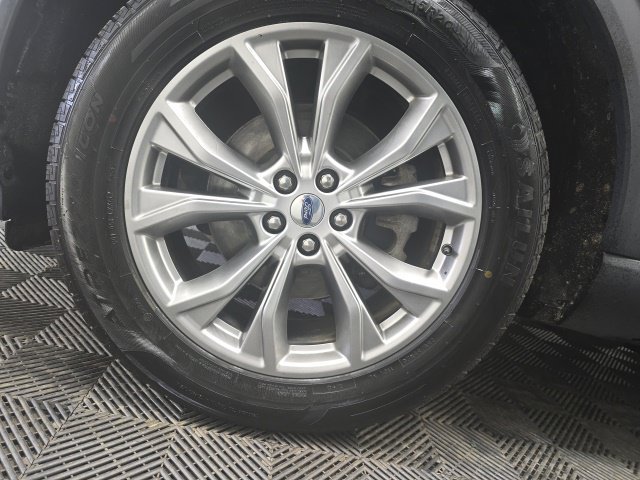 Used 2020 Ford Explorer XLT w/ Equipment Group 202A AWD/4WD image 18