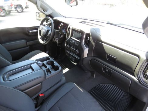 Used 2019 Chevrolet Silverado 1500 Custom w/ Custom Convenience Package image 14
