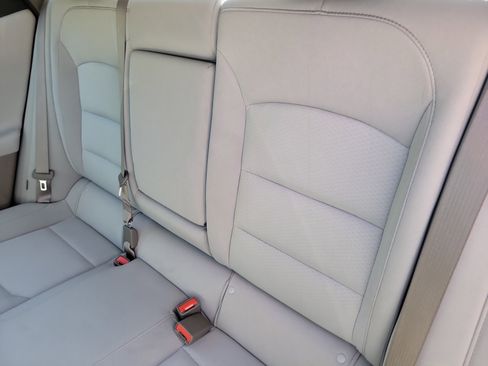 Used 2025 Chevrolet Malibu LT image 9