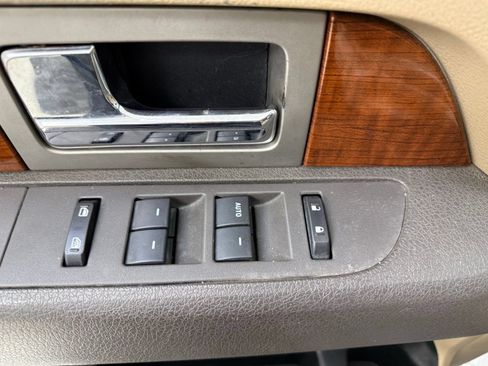 Used 2010 Ford F150 Lariat RWD image 12