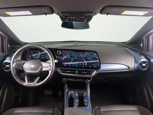 Used 2024 Chevrolet Equinox EV FWD LT w/ 2LT image 3