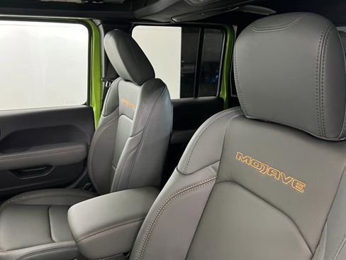 New 2025 Jeep Gladiator Mojave w/ Convenience Group image 16