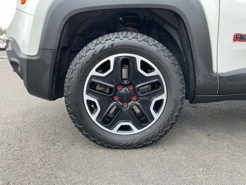 Used 2015 Jeep Renegade Trailhawk AWD/4WD image 29