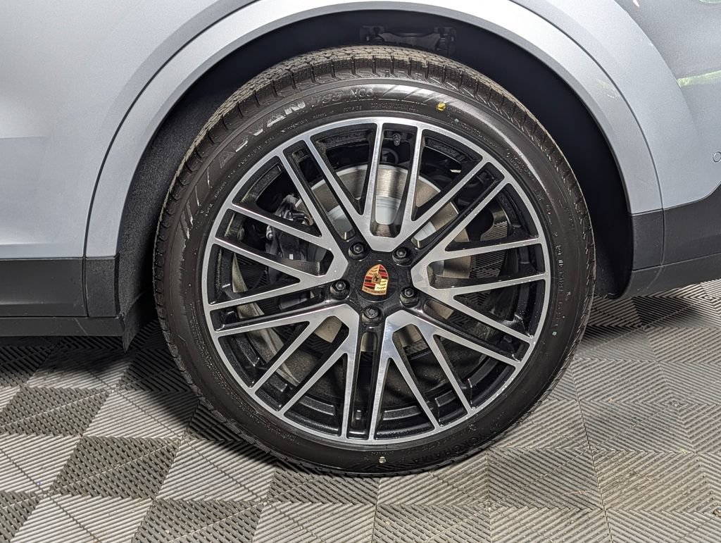 New 2026 Porsche Cayenne AWD/4WD image 12