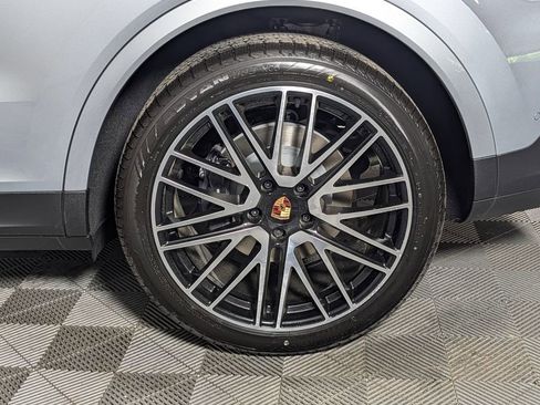 New 2026 Porsche Cayenne AWD/4WD image 12