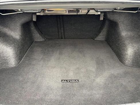 Used 2024 Nissan Altima 2.5 SV image 25