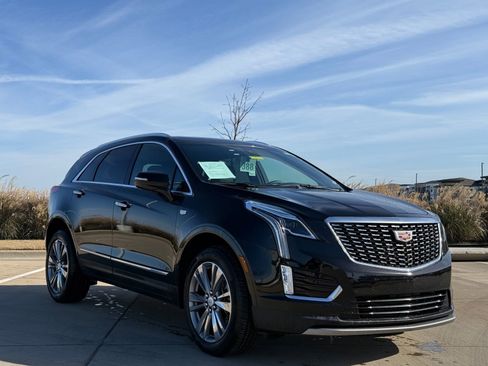 Used 2025 Cadillac XT5 Premium Luxury image 1